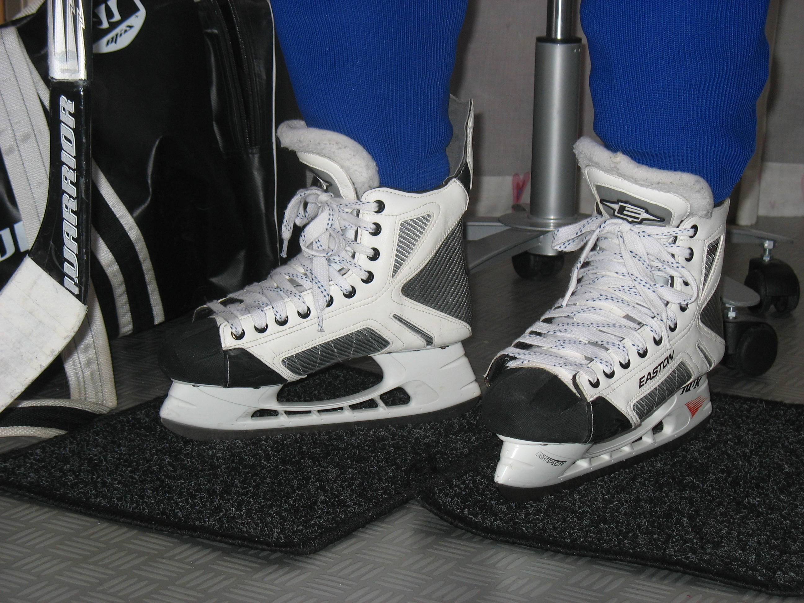 4bb7a29196295-skates_009.jpg