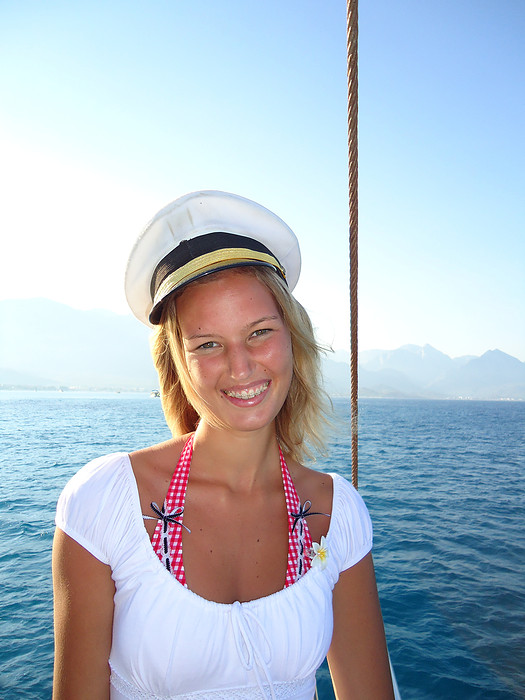 4d5bef463666a-laura_marine.jpg