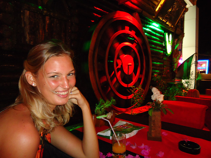 4d5bf0954457b-laura_met_beugel.jpg