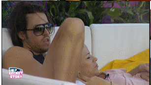 4da47be234523-laura057.gif