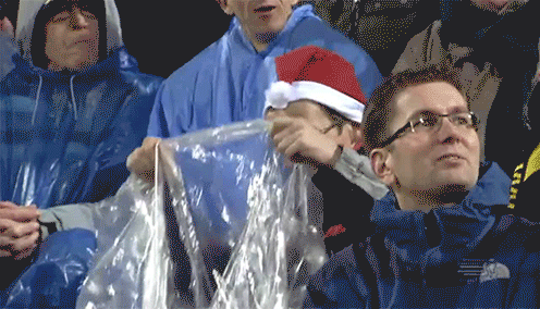 510301557aee6-Balotelli_met_poncho.gif