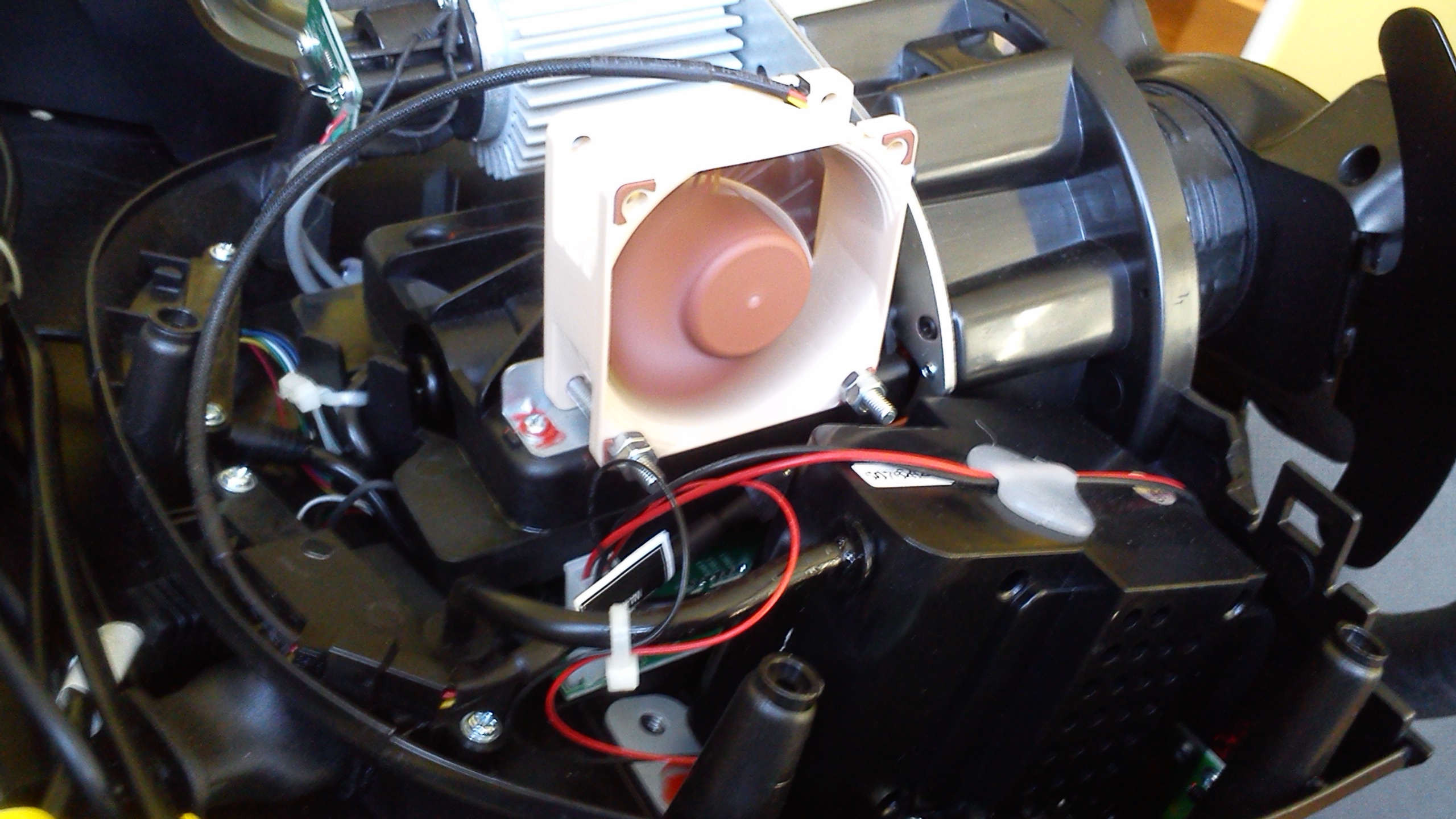 T300 fan replacement [Noctua Fan!]