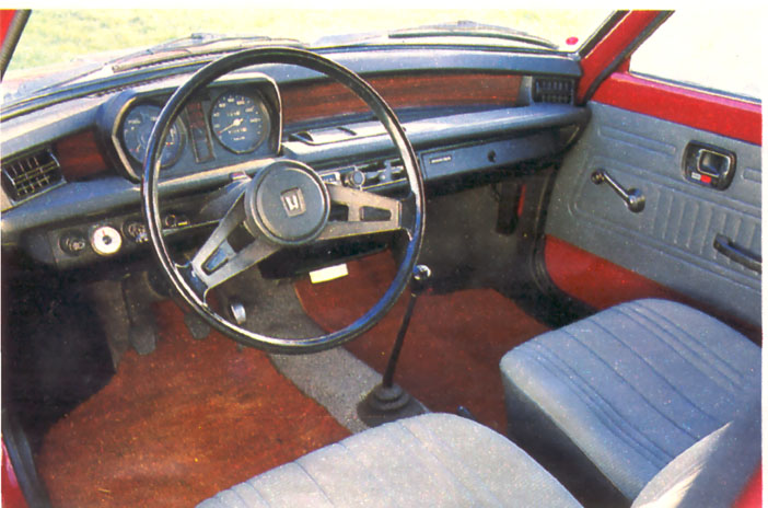 5a75e7c139844-HONDA_CIVIC_1973_interieur.jpg