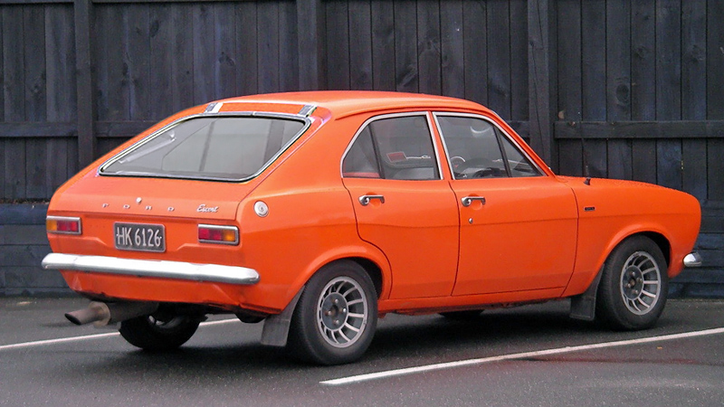 5adced45268cf-ford_escort_1973_shop.jpg