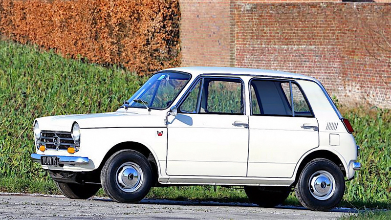 5af89457d07d1-honda_n360_4_dr.jpg