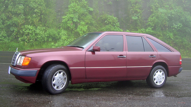 5b01d12f46ceb-mercedes_benz_300_shop.jpg