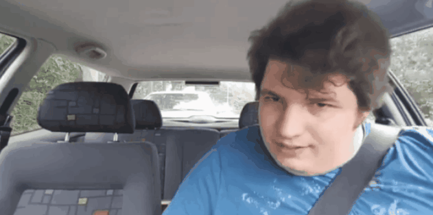 60631513b471e-BraddieMobiel.gif